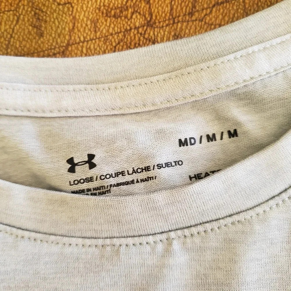 *UNDER ARMOUR, Size M, Grey and Black, Heatgear t-shirt - Picture 3 of 7